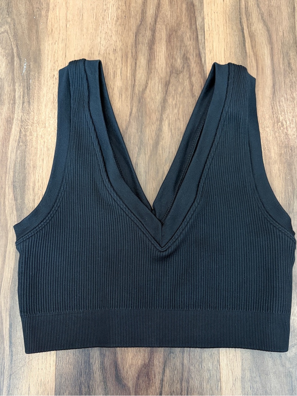 Black Ribbed V-Neck Sports Bra